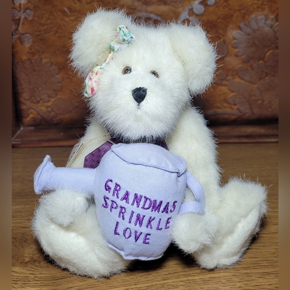 Boyd's Bear~ Grandmas Sprinkle Love~ "Nana" With Watering Can~ EUC With Tags‎